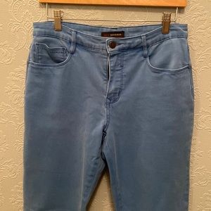 Edit Jeanne Beker stretch blue jeans